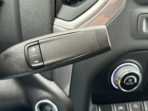 Used 2023 Chevrolet Silverado 1500 Custom image 20