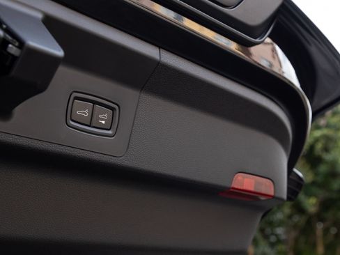 Certified 2025 Porsche Panamera image 29