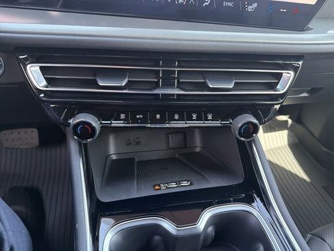 New 2026 Chevrolet Traverse LT image 19