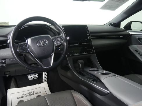 Used 2019 Toyota Avalon Touring w/ Advanced Safety Package FWD image 17