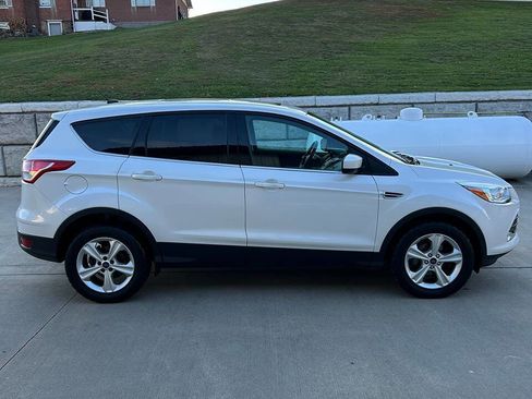 Used 2016 Ford Escape SE image 4