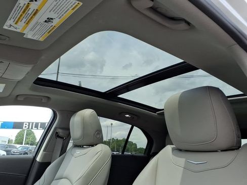 Certified 2023 Cadillac XT4 Luxury w/ Cold Weather Package FWD image 19