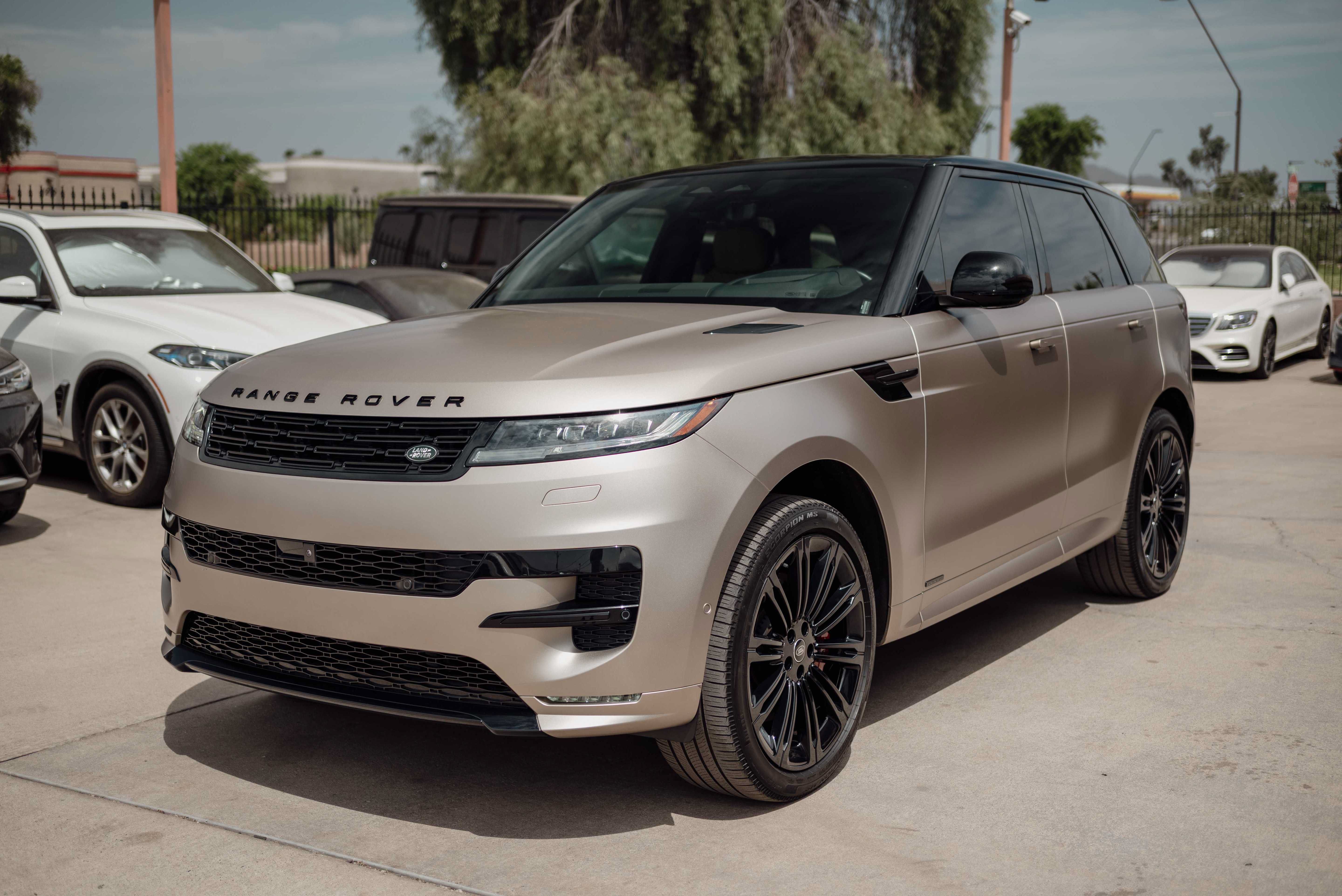 Used 2025 Land Rover Range Rover Sport Autobiography AWD/4WD image 1
