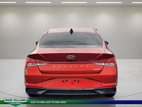 Used 2022 Hyundai Elantra Limited w/ Cargo Package FWD image 5