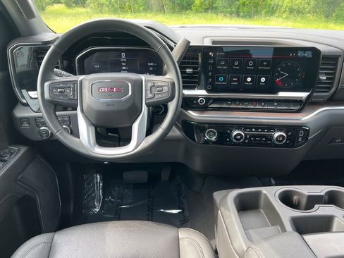 Used 2024 GMC Sierra 1500 SLT image 12