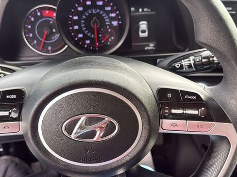 Used 2023 Hyundai Elantra SEL image 18