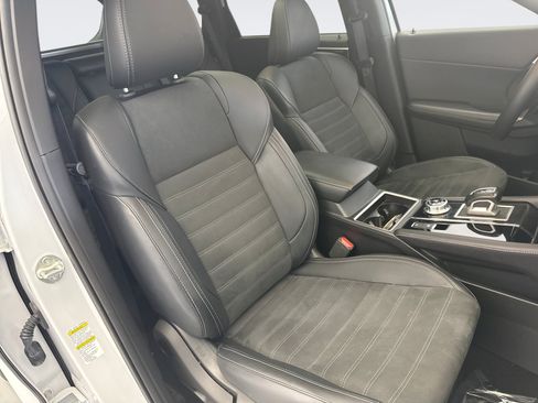 Used 2024 Mitsubishi Outlander SE Black Edition AWD/4WD image 18