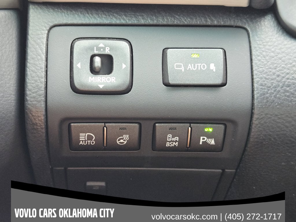 Used 2013 Lexus LS 460 L w/ Preferred Accessory Package AWD/4WD image 24