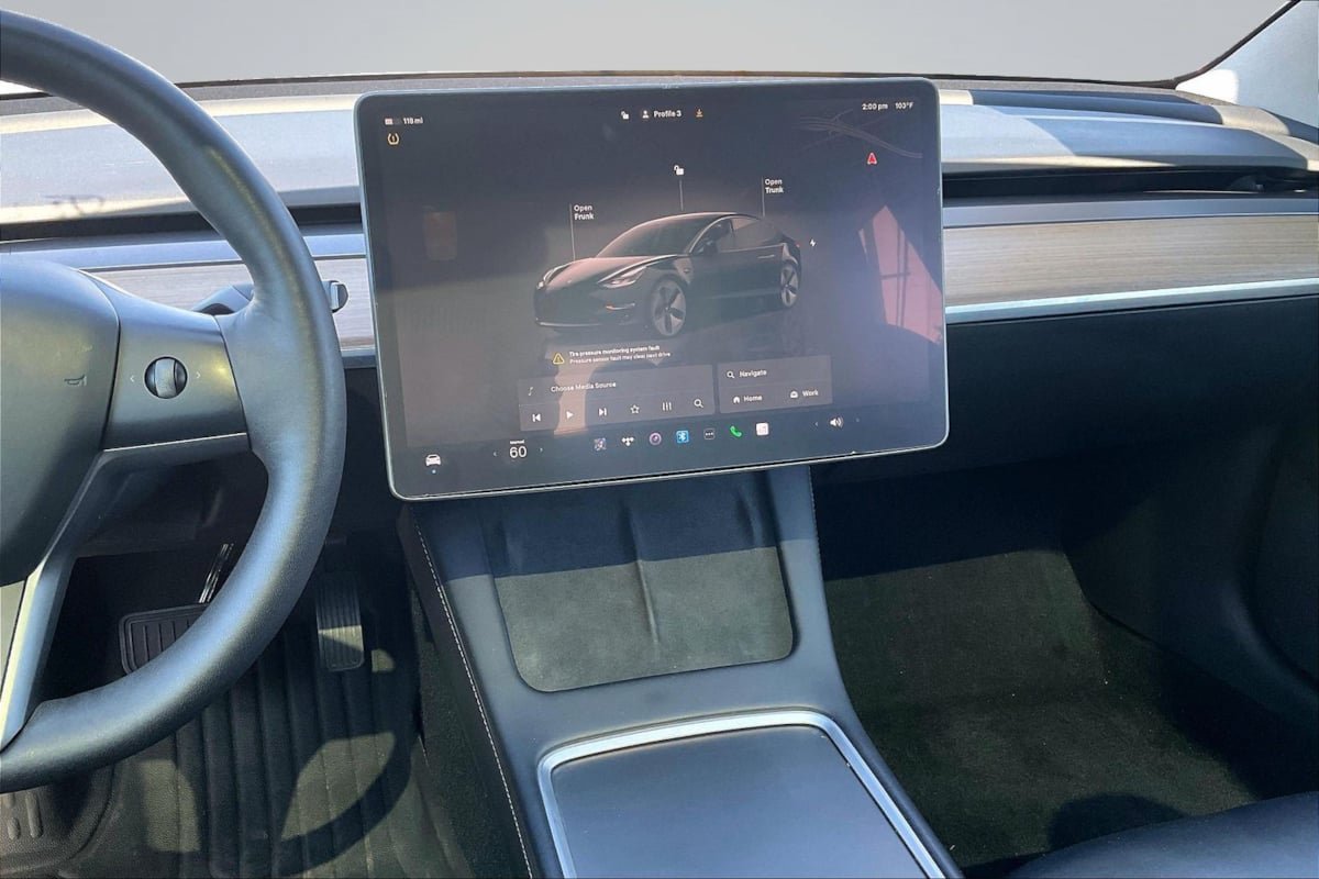 Used 2023 Tesla Model 3 Standard Range RWD image 6