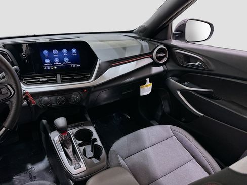 Certified 2026 Chevrolet Trax RS w/ Sunroof Package image 23