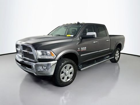 Used 2017 RAM 3500 Laramie w/ Snow Chief Group AWD/4WD image 3