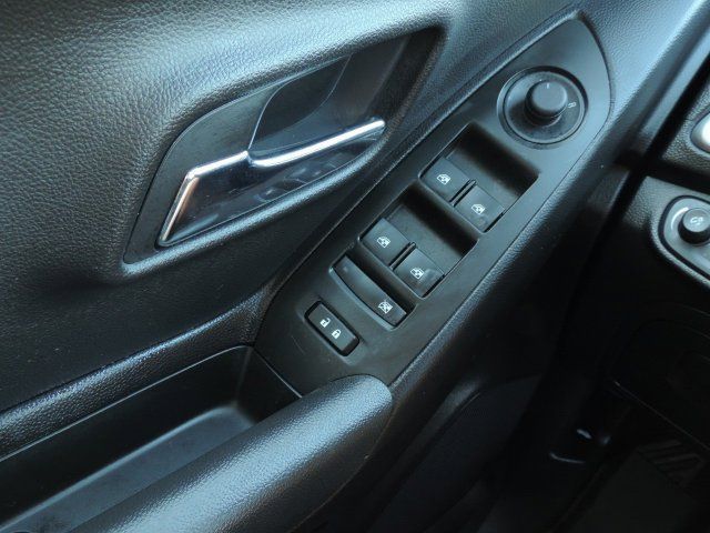 Used 2018 Chevrolet Trax LT w/ LT Convenience Package FWD image 24