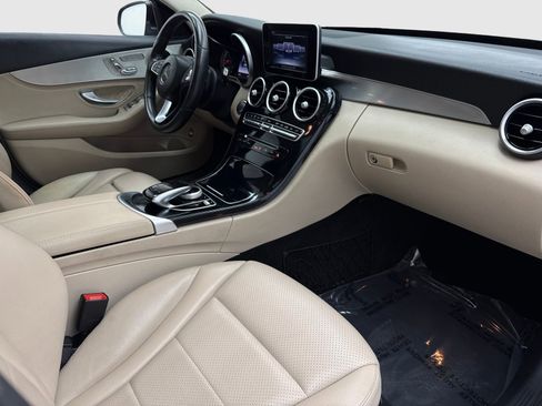 Used 2016 Mercedes-Benz C 300 4MATIC Sedan image 40