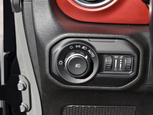 Used 2021 Jeep Wrangler Unlimited Rubicon image 16