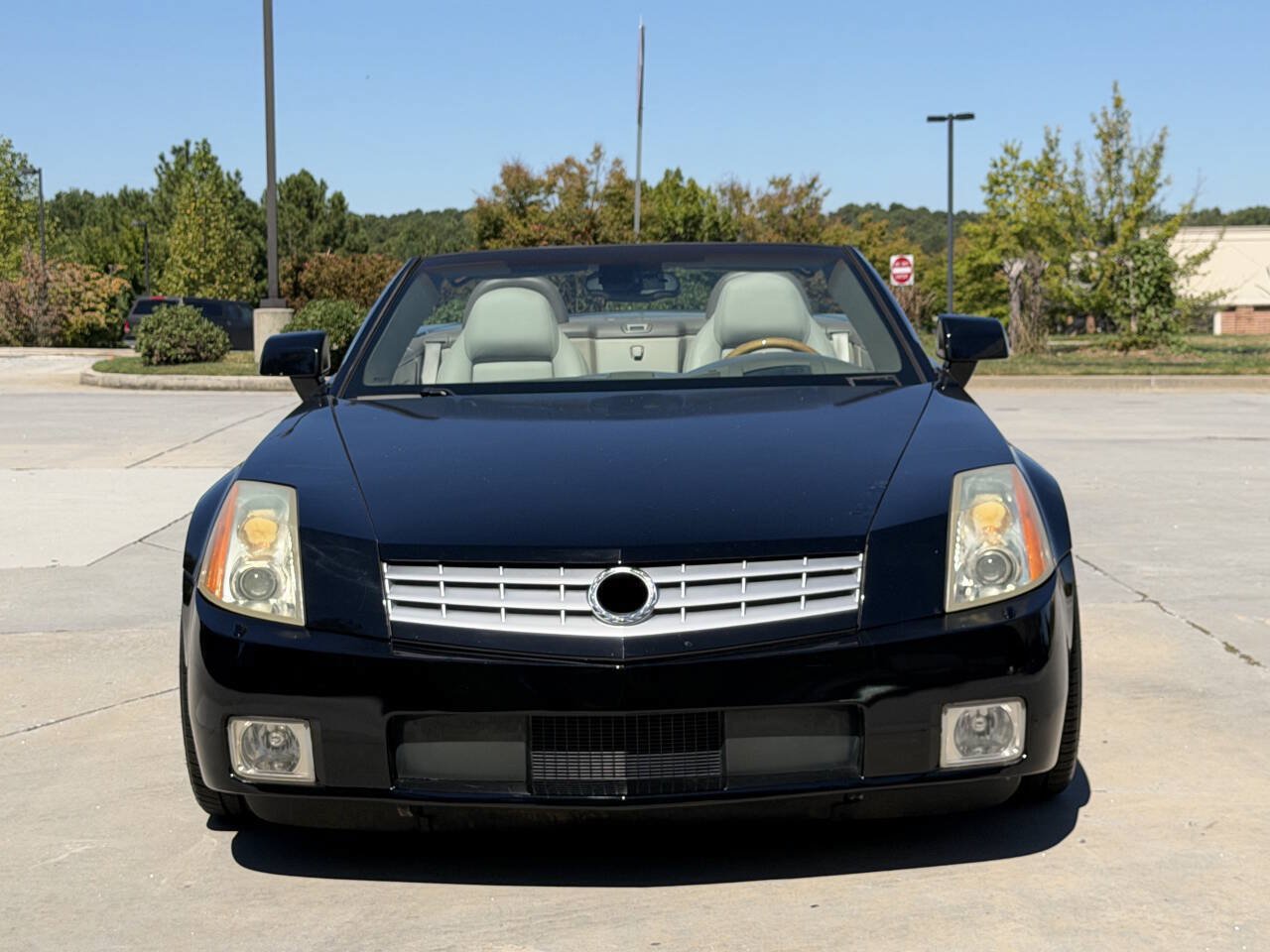 Used 2004 Cadillac XLR RWD image 2