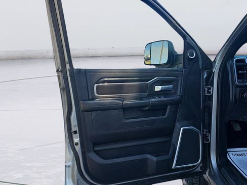 Used 2022 RAM 3500 Laramie AWD/4WD image 12