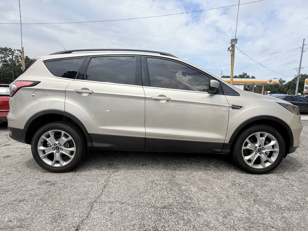 Used 2018 Ford Escape SE w/ Ford Safe & Smart Package AWD/4WD image 6