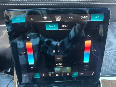Used 2025 Cadillac Escalade Sport Platinum w/ LPO, Floor Liner Package AWD/4WD image 36
