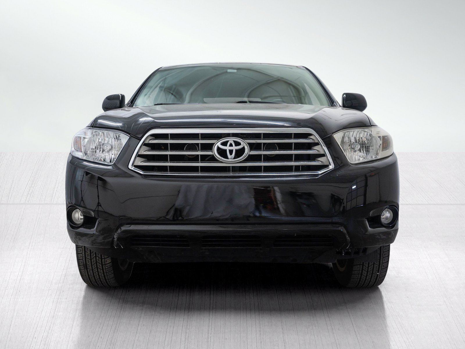 Used 2010 Toyota Highlander Limited w/ Extra Value Pkg 8 AWD/4WD image 2
