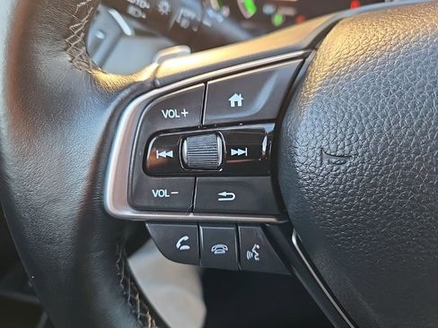 Used 2018 Honda Accord Touring image 14