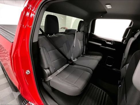 Used 2022 Chevrolet Silverado 1500 LT AWD/4WD image 25