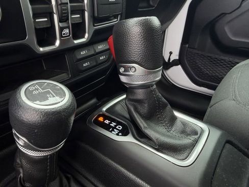 Used 2019 Jeep Wrangler Unlimited Sport S image 19