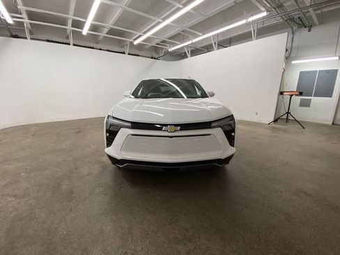 Used 2024 Chevrolet Blazer EV LT AWD/4WD image 9