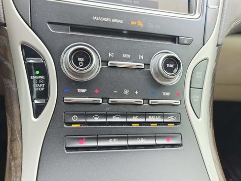 Used 2017 Lincoln MKX Select w/ Select Plus Package FWD image 28