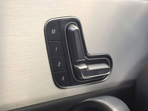 Used 2025 Mercedes-Benz CLA 250 image 21