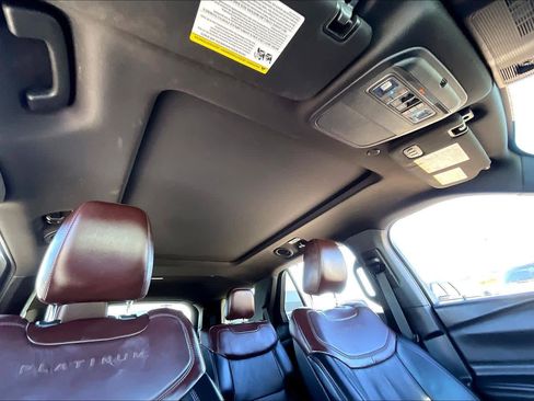 Used 2020 Ford Explorer Platinum w/ Premium Technology Package image 23