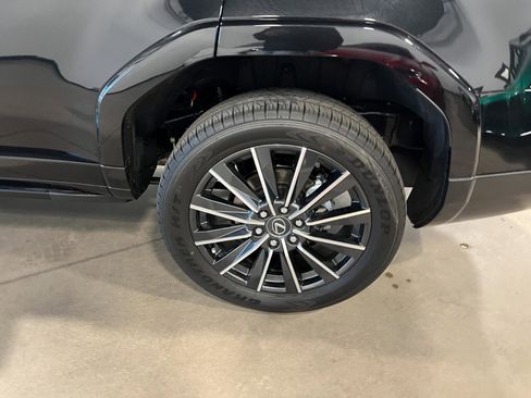 Used 2026 Lexus GX 550 w/ Cold Area Package image 50