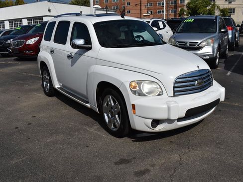 Used 2011 Chevrolet HHR LT image 3