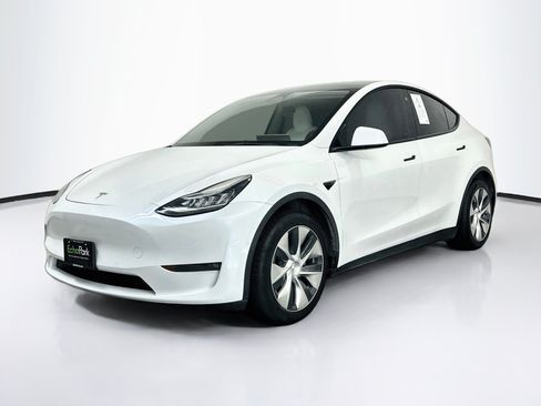 Used 2021 Tesla Model Y Long Range AWD/4WD image 3