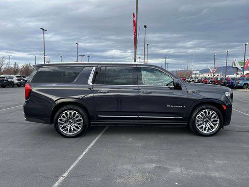 Used 2023 GMC Yukon XL Denali Ultimate image 6