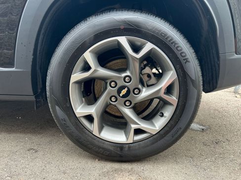 Used 2025 Chevrolet Trax LT image 30