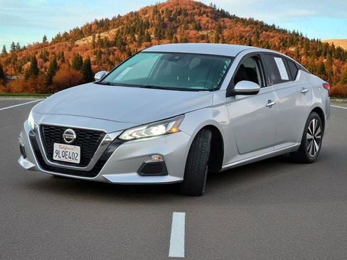 Used 2022 Nissan Altima 2.5 SV image 4