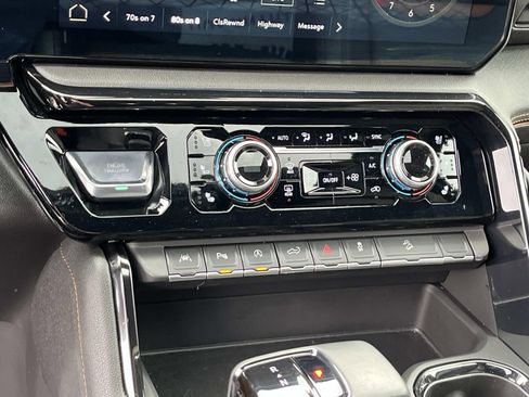 Used 2024 GMC Sierra 1500 AT4 w/ Technology Package image 34