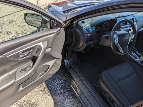 Used 2017 Nissan Altima 2.5 SV FWD image 9