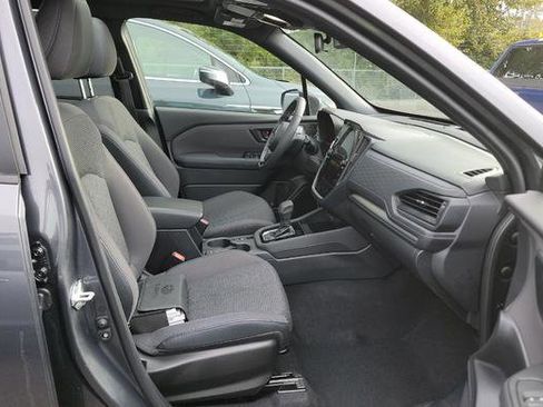 Used 2025 Subaru Forester Premium image 8