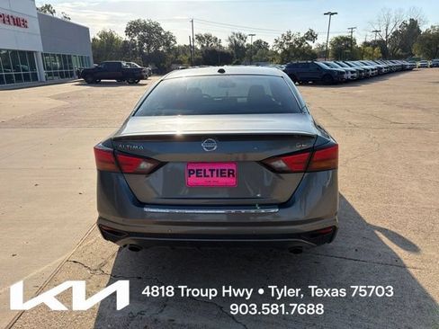 Used 2020 Nissan Altima 2.5 SL FWD image 10