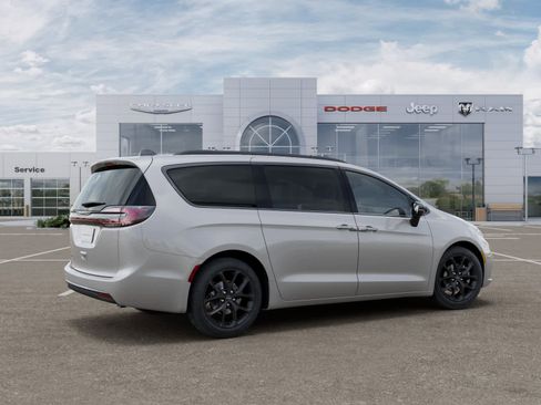 New 2026 Chrysler Pacifica Select FWD image 4