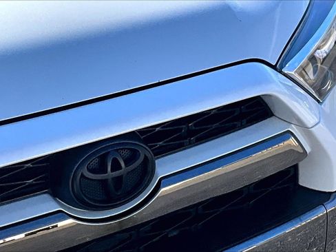 Used 2019 Toyota 4Runner Limited image 29