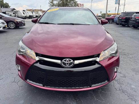Used 2017 Toyota Camry SE image 9
