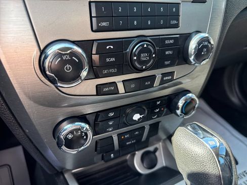 Used 2010 Ford Fusion SE FWD image 27