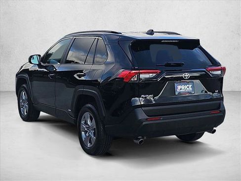 Used 2025 Toyota RAV4 LE AWD/4WD image 8