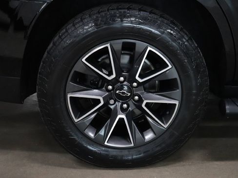 Used 2021 Chevrolet Tahoe Z71 w/ Z71 Off-Road Package image 40