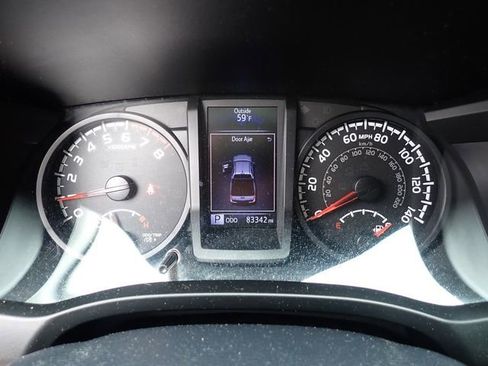 Certified 2019 Toyota Tacoma SR w/ SR Convenience Package AWD/4WD image 29