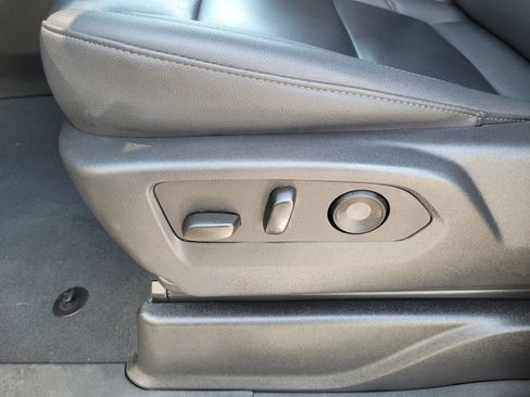 Used 2025 Chevrolet Tahoe LT AWD/4WD image 12