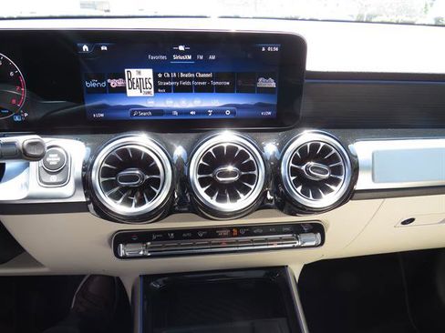 Used 2026 Mercedes-Benz GLB 250 4MATIC image 12