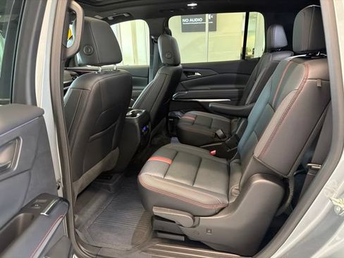 Used 2025 Chevrolet Traverse RS w/ LPO, Floor Liner Package AWD/4WD image 19